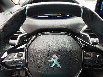 Peugeot 3008 Hybrid4 300 GT picture 18