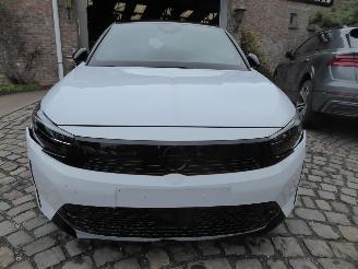 Opel Corsa F e GS picture 3