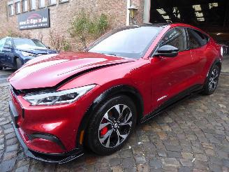 uszkodzony samochody osobowe Ford Mustang Mach-e Premium AWD 2021/8