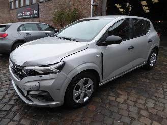 Vaurioauto  passenger cars Dacia Sandero Essential 2023/10