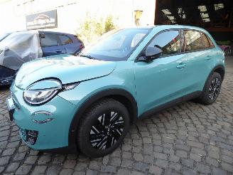 uszkodzony samochody osobowe Fiat 600 Hybrid 2025/8