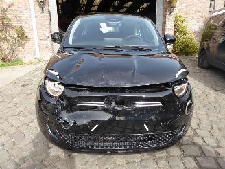 Fiat 500E La Prima picture 2