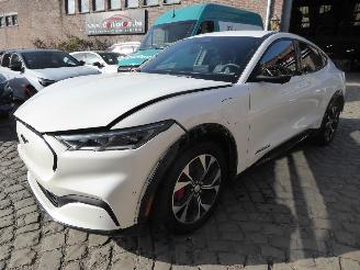 Damaged car Ford Mustang Mach-e Mach-E Premium 2024/4