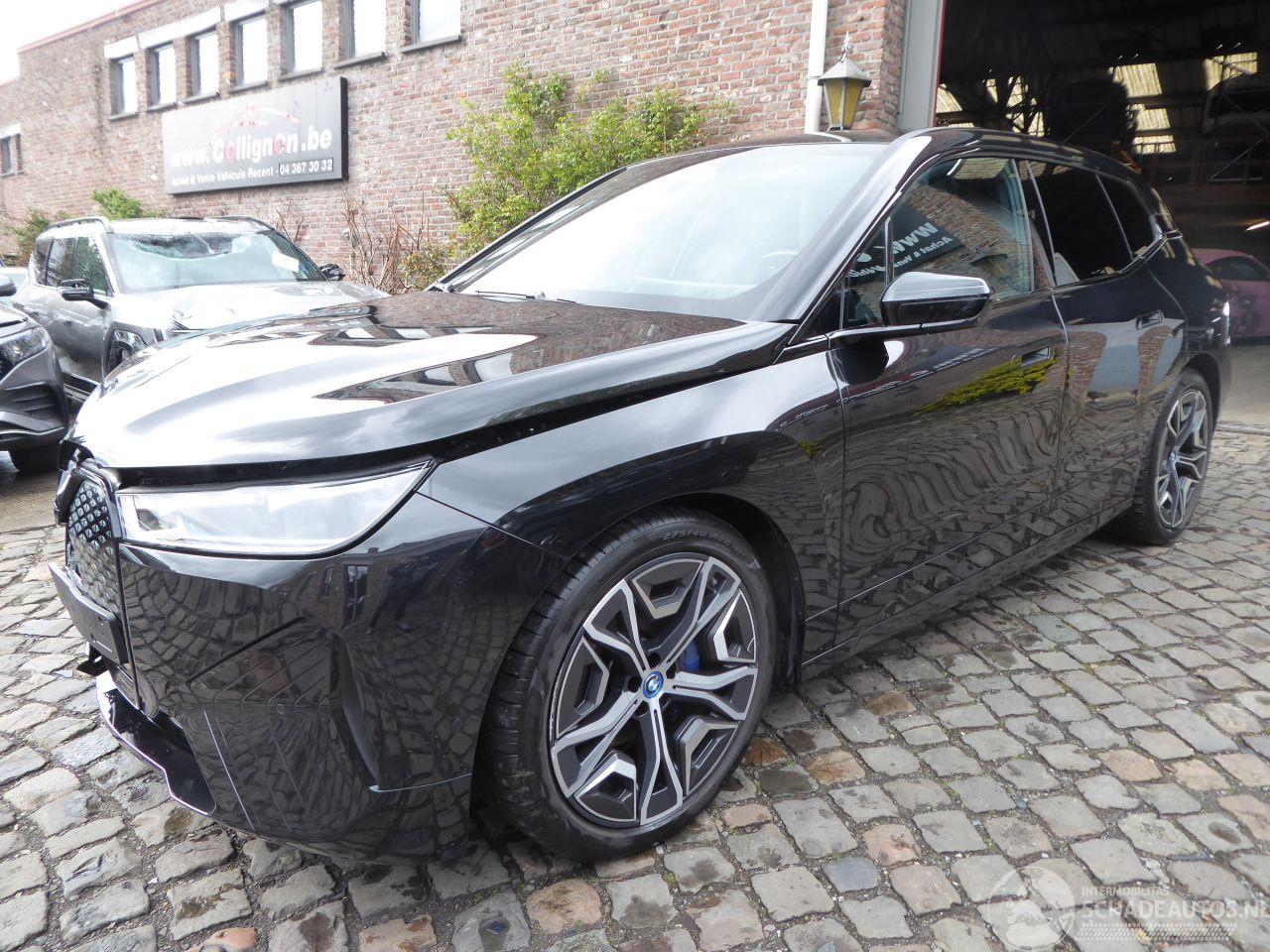 BMW iX 40 xDrive Sport