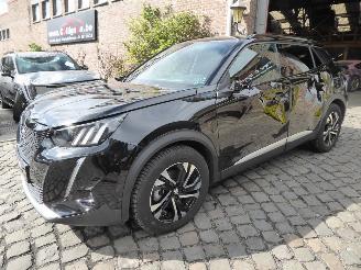 Schadeauto Peugeot 2008 e- GT 2022/9