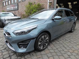 Vaurioauto  passenger cars Kia Cee d SW Hybrid PHEV 2024/6