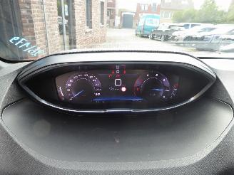 Peugeot 5008 GT picture 13