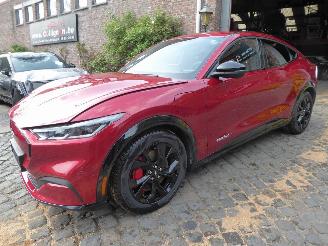 skadebil auto Ford Mustang Mach-e Premium 2023/11