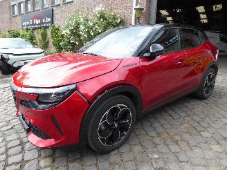 Schadeauto Alfa Romeo Junior Ibrida 1.2 VGT 48V-Hybrid 100 kW Speciale 2025/2
