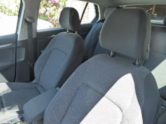 Volkswagen Golf Life picture 10