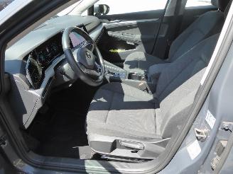 Volkswagen Golf Life picture 9