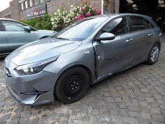 Damaged car Kia Cee d  2023/8