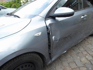 Kia Cee d  picture 2