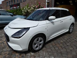 krockskadad bil auto Suzuki Swift GL 2025/12