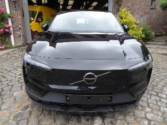 Volvo EX30 Core 2WD Pure Electric picture 2