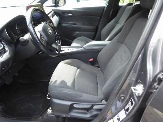 Toyota CH-R Hybrid Business plus picture 10