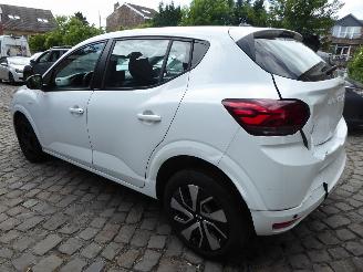 Dacia Sandero Expression picture 7
