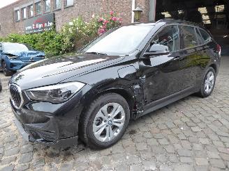 krockskadad bil auto BMW X1 xDrive 25 e Advantage 2021/5