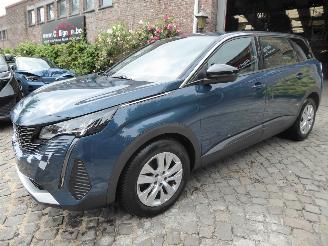 krockskadad bil auto Peugeot 5008 Active Pack 2022/7