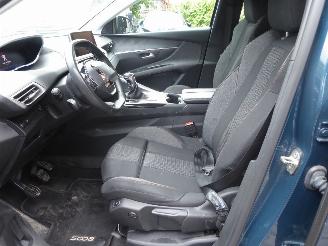 Peugeot 5008 Active Pack picture 10