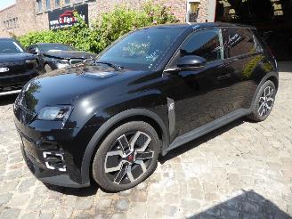 Schadeauto Renault 5 E-Tech Electric 150 Comfort Range Techno 2025/10