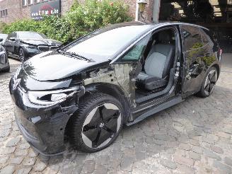 uszkodzony samochody osobowe Volkswagen ID.3 Business 170 kW 2024/8
