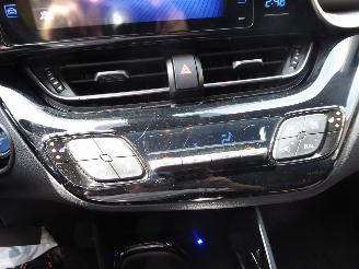 Toyota CH-R Hybrid picture 20