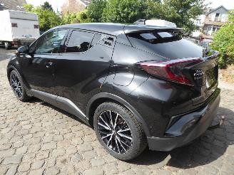 Toyota CH-R Hybrid picture 7