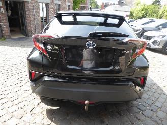 Toyota CH-R Hybrid picture 6