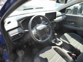 Dacia Sandero Expression picture 12