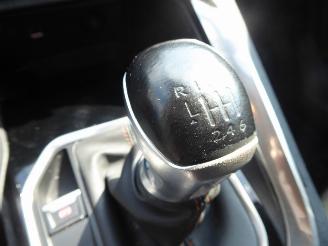 Peugeot 5008 Active picture 16