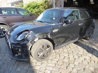 Schadeauto Mini Cooper SE Mini 3-trg. Cooper SE Essential Trim 2023/3