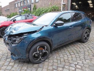 Damaged car Alfa Romeo Junior Ibrida 1.2 VGT 48V-Hybrid 100 kW 2024/10