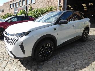 krockskadad bil auto Peugeot 3008 Hybrid 145 GT 2025/9