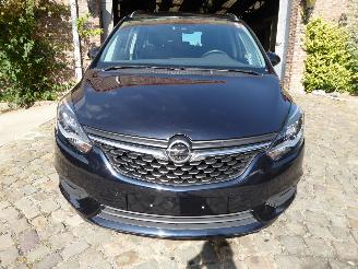Opel Zafira C Innovation picture 2