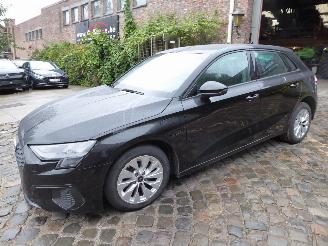 Voiture accidenté Audi A3 Sportback 40 TFSI e Advanced 2024/9
