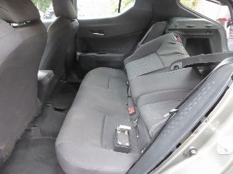 Toyota CH-R Hybrid Lounge picture 12