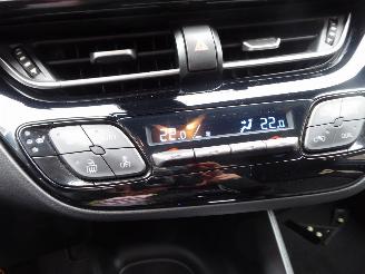 Toyota CH-R Hybrid Lounge picture 22