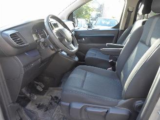 Peugeot Traveller active picture 10