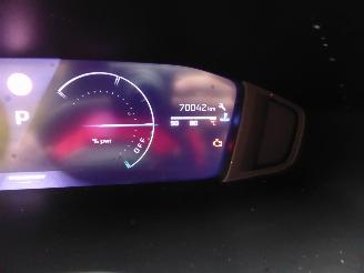 Peugeot 208 Hybrid 100 Allure picture 13