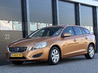 Gebrauchtwagen PKW Volvo V-60 1.6 D2 Navi Clima PDC 2013/4