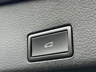 Volkswagen Touareg 3.0 TDI R-Line Pano Camera Euro-6 picture 16