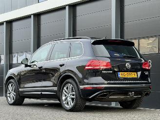 Volkswagen Touareg 3.0 TDI R-Line Pano Camera Euro-6 picture 5