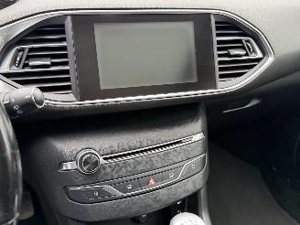 Peugeot 308 1.6 BlueHDI Panorama Clima EURO-6 picture 8