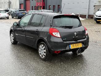 Renault Clio 1.5 dCi Night & Day Navi Clima picture 4