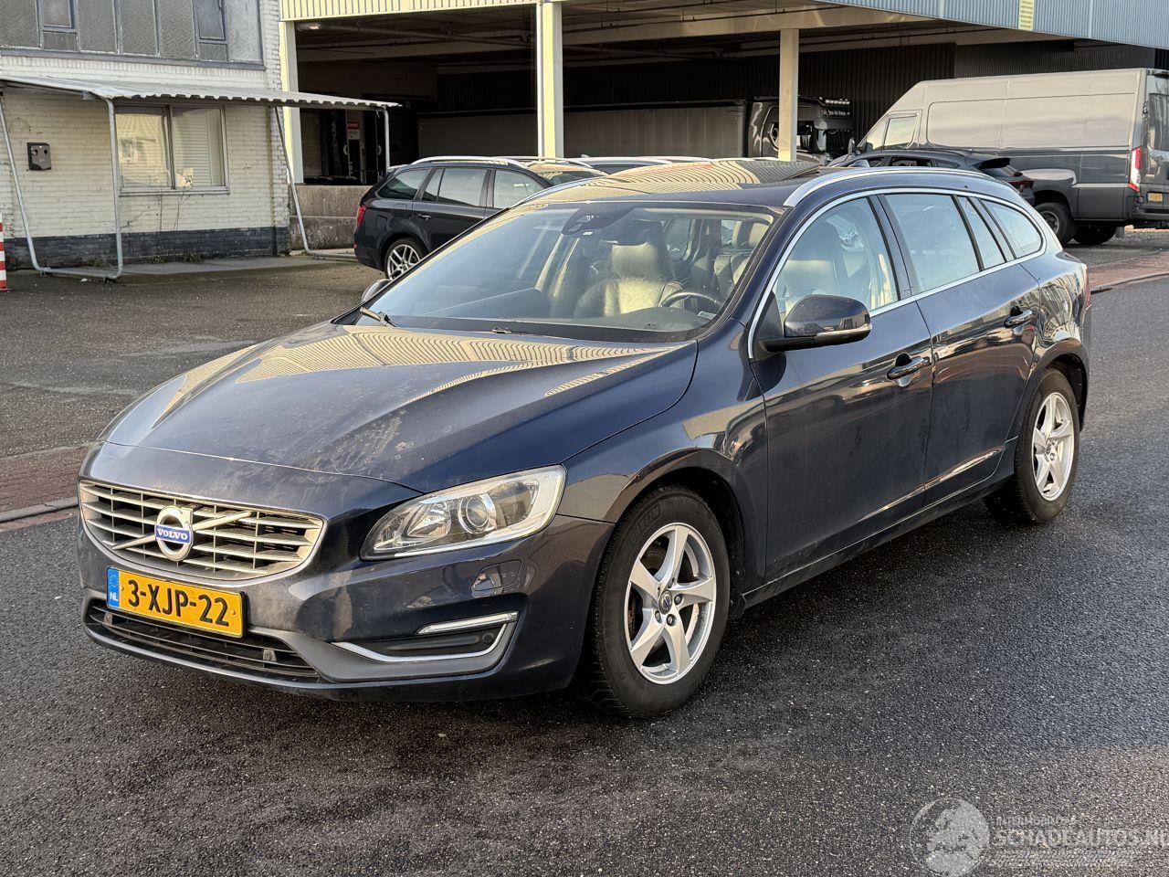 Volvo V-60 2.0 D4 Summum Dak Clima PDC