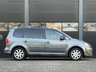 Volkswagen Touran 1.6 TDI Pano Navi Clima 7-PERS picture 3