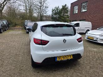 skadebil auto Renault Clio 0.9 TCe 2015/12