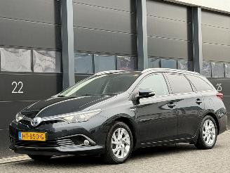 ocasión turismos Toyota Auris 1.8 Hybrid Navi Camera Panorama EURO-6 2015/12