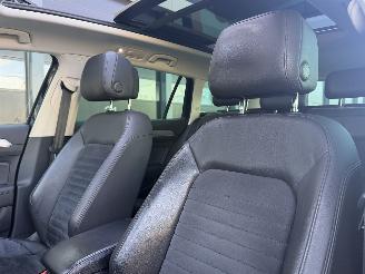 Volkswagen Passat 1.6 TDI R-Line Pano Virtual-Cockpit EURO-6 picture 8